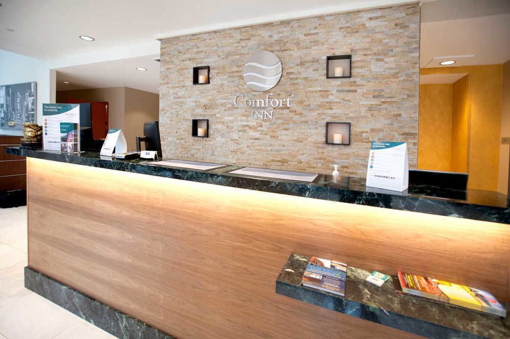 Comfort Inn & Suites - Kew Gardens Near La Guardia Airport New York Exterior photo