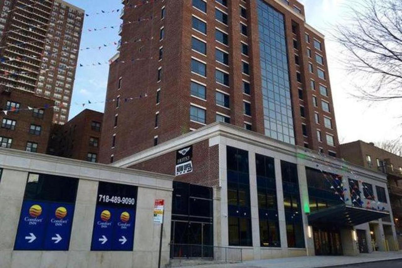 Comfort Inn & Suites - Kew Gardens Near La Guardia Airport New York Exterior photo